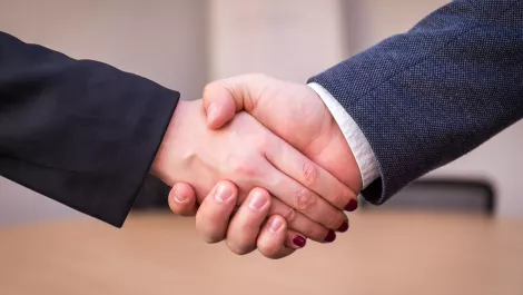 Handshake01