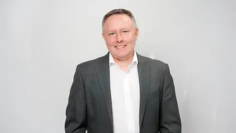 Robert moffat headshot(2)